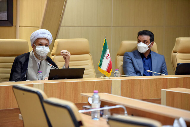 ایجاد تعارض بین ایرانی و اسلامی‌بودن تفکر غلطی است
