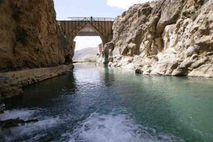 آبی که به بیراهه می‌رود…