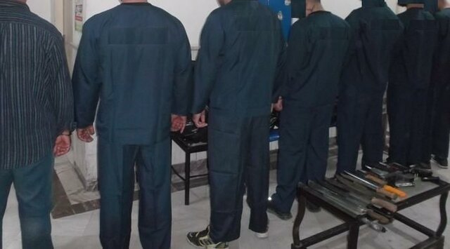 کشف ۱۴ قبضه سلاح گرم و سرد از اراذل و اوباش در فومن